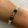 Witte bali buddha armband